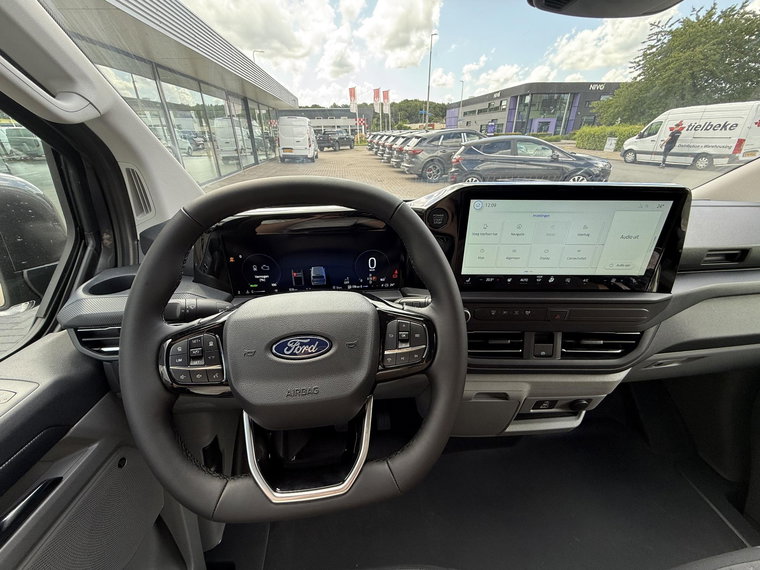 Vehicle Image 19