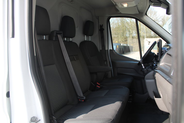 Vehicle Image 32