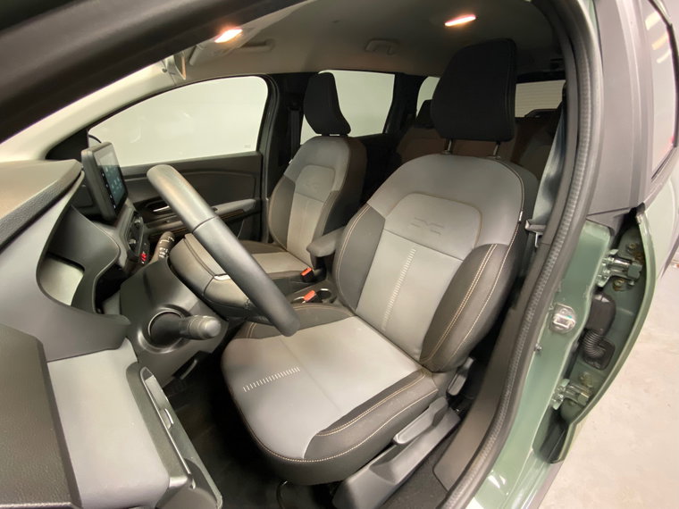 Vehicle Image 21