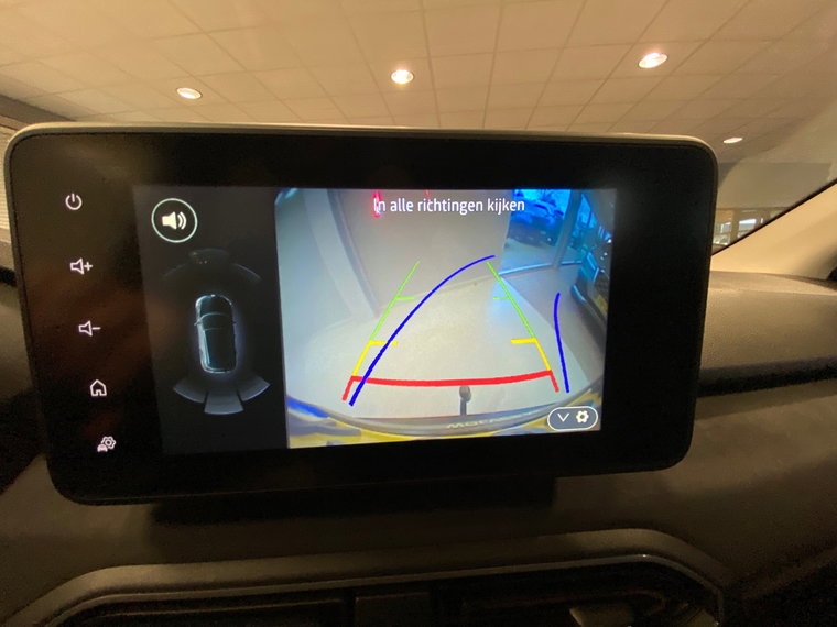 Vehicle Image 25