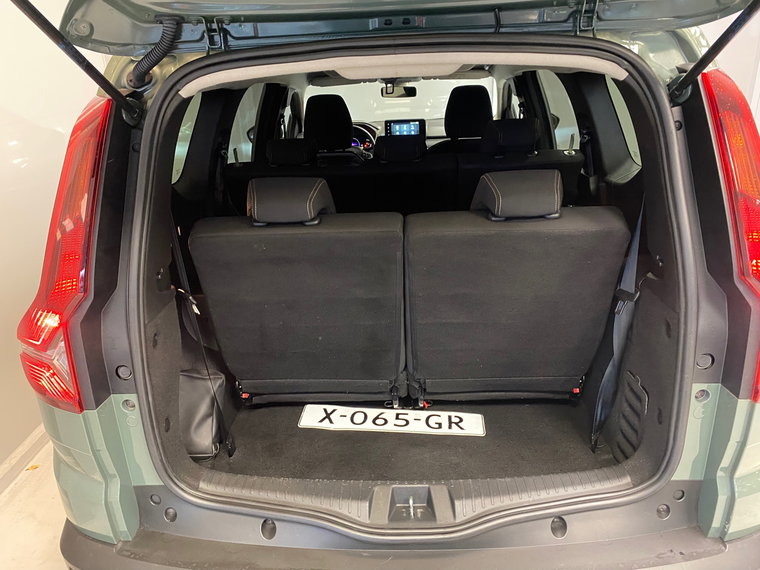 Vehicle Image 32