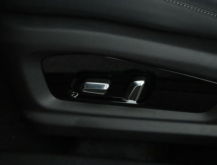 Vehicle Image 42