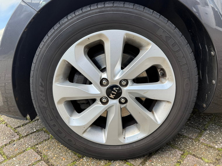Vehicle Image 24