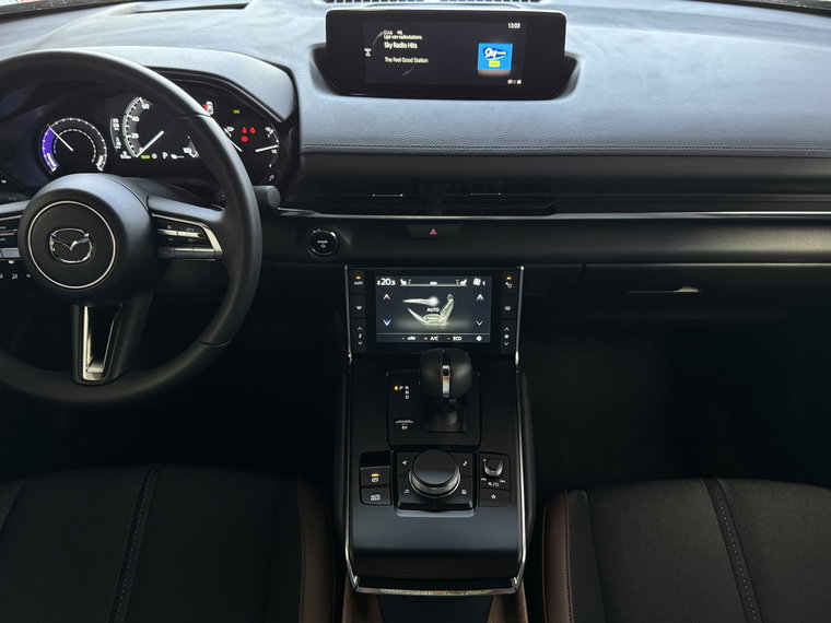 Vehicle Image 32