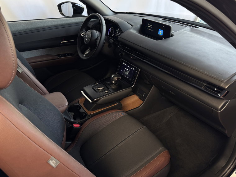 Vehicle Image 36