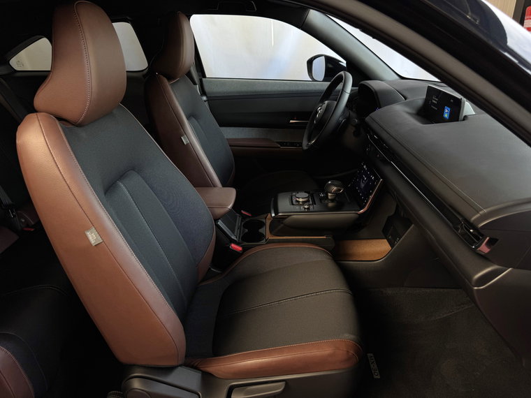 Vehicle Image 37
