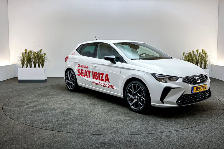Vehicle Image 6