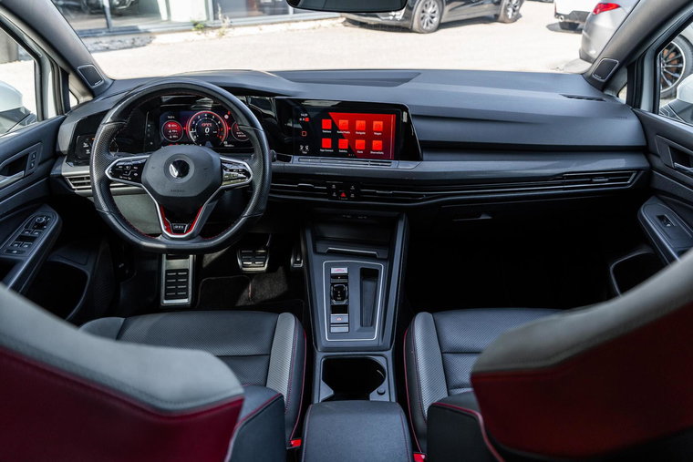 Vehicle Image 8