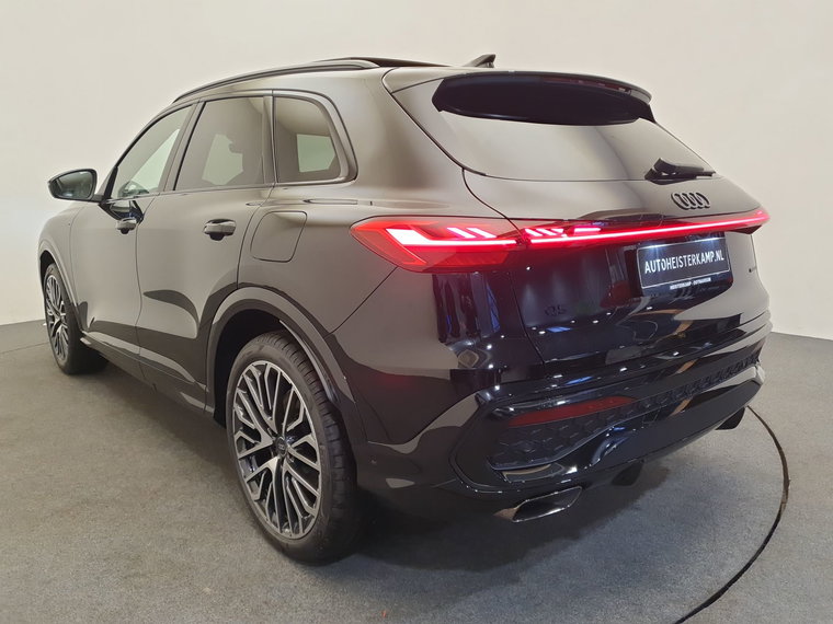 Vehicle Image 24