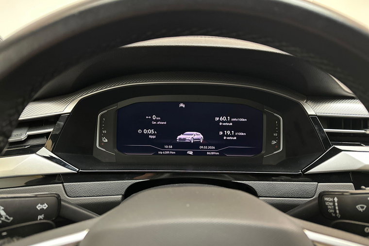 Vehicle Image 25