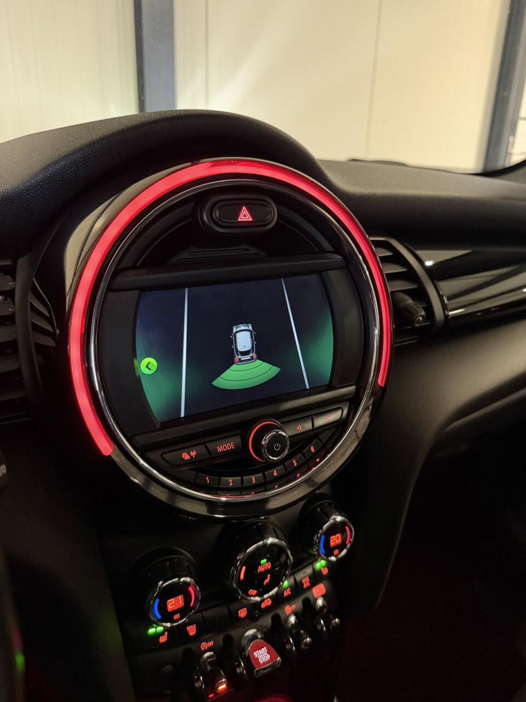 Vehicle Image 38