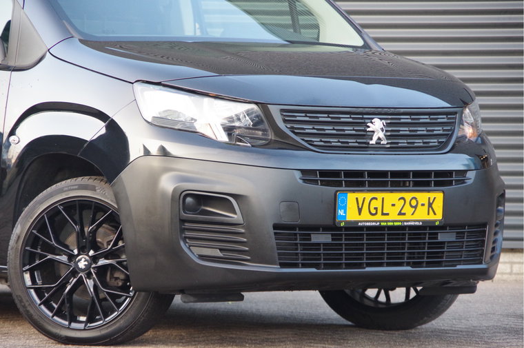 Vehicle Image 26