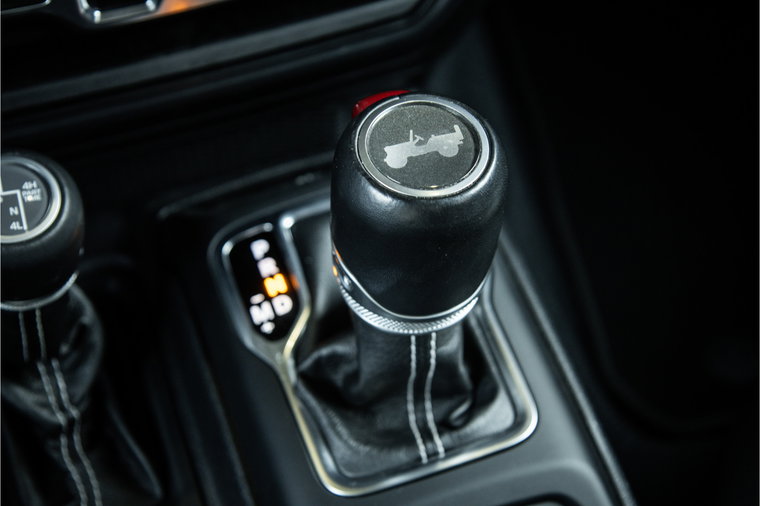 Vehicle Image 25