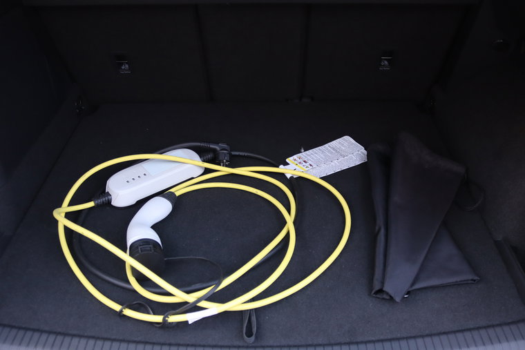 Vehicle Image 32