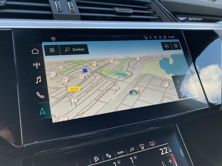 Vehicle Image 10