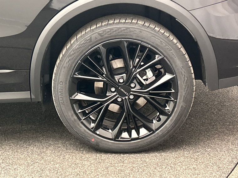 Vehicle Image 25