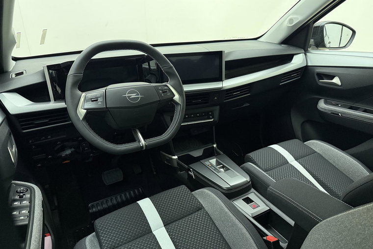 Vehicle Image 18