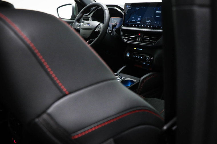 Vehicle Image 14
