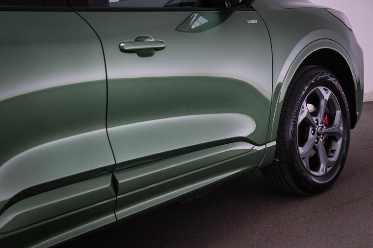 Vehicle Image 30