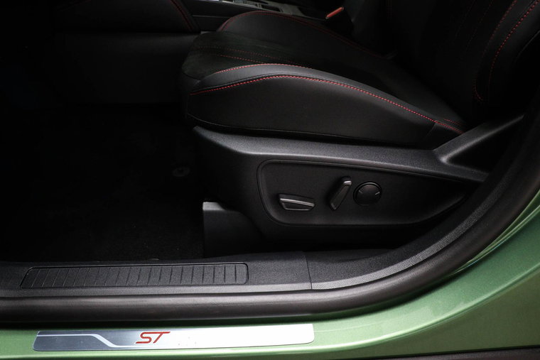 Vehicle Image 34