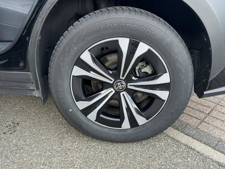 Vehicle Image 11