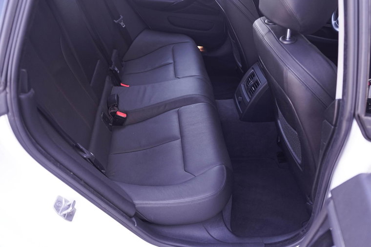 Vehicle Image 37