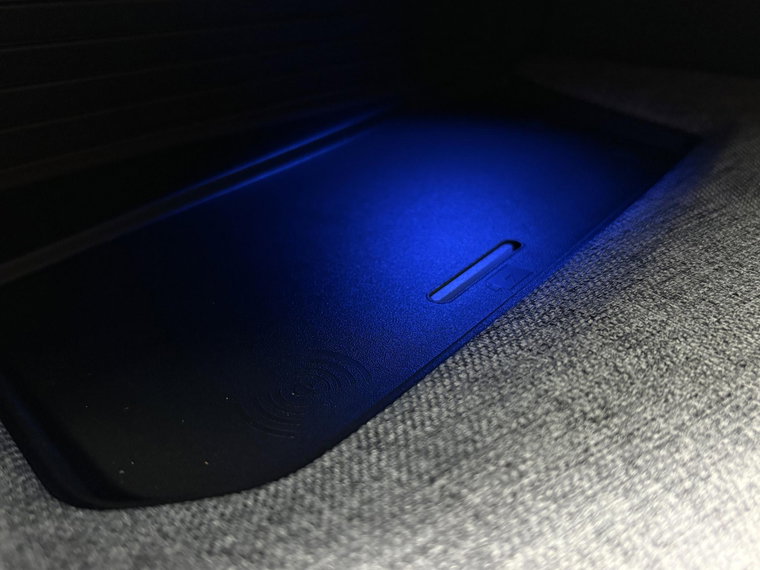 Vehicle Image 52
