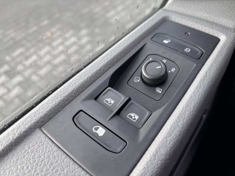 Vehicle Image 28