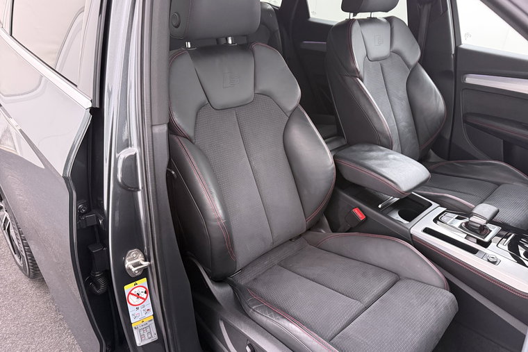 Vehicle Image 21