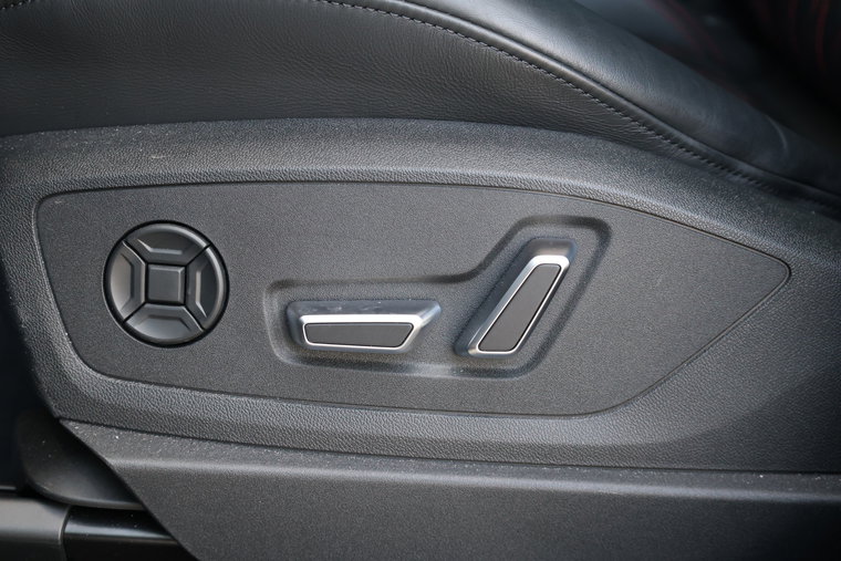 Vehicle Image 22