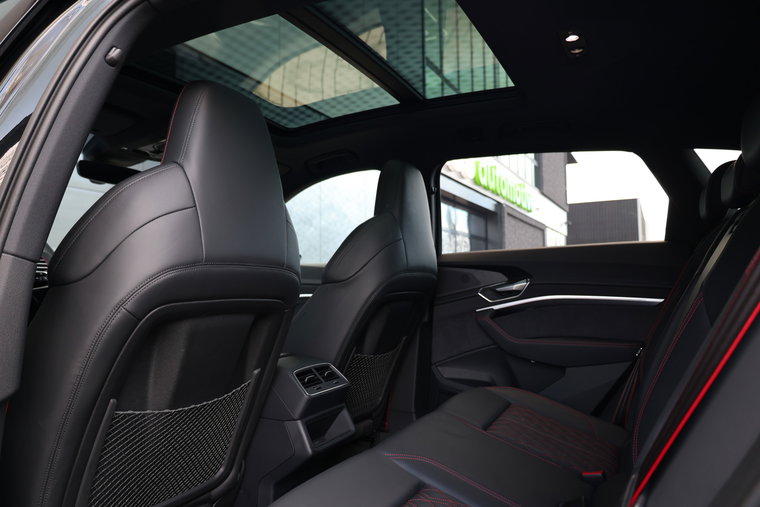 Vehicle Image 41