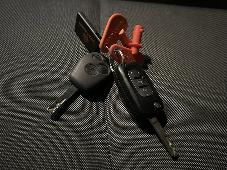 Vehicle Image 21