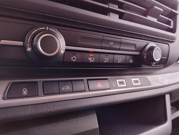 Vehicle Image 27