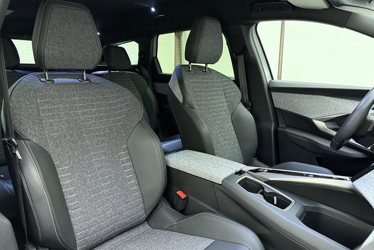 Vehicle Image 15