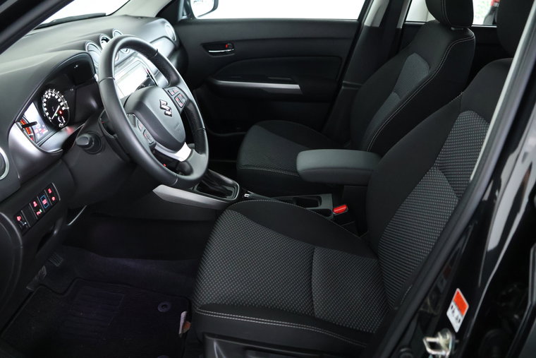 Vehicle Image 6
