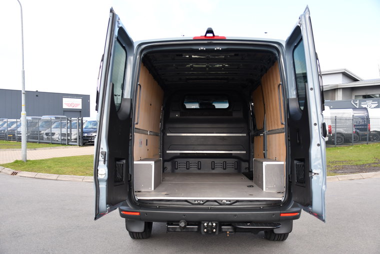 Vehicle Image 35