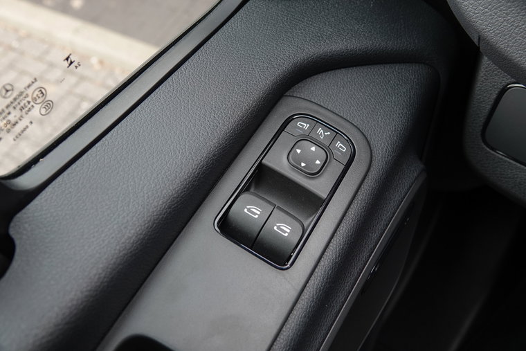 Vehicle Image 26