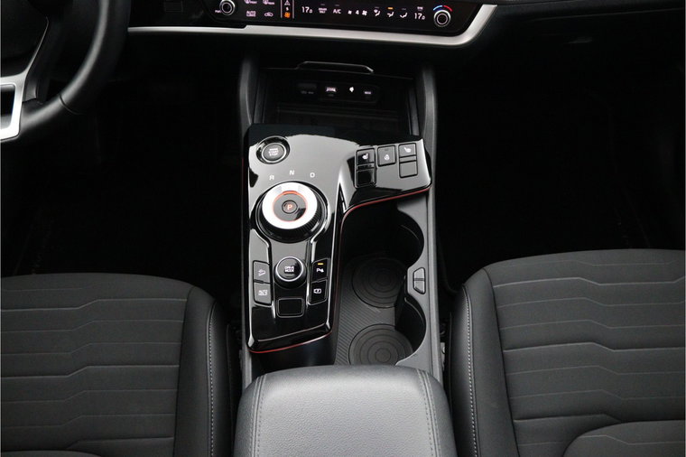 Vehicle Image 27
