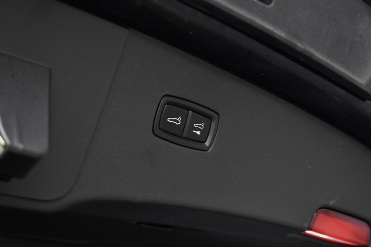 Vehicle Image 52