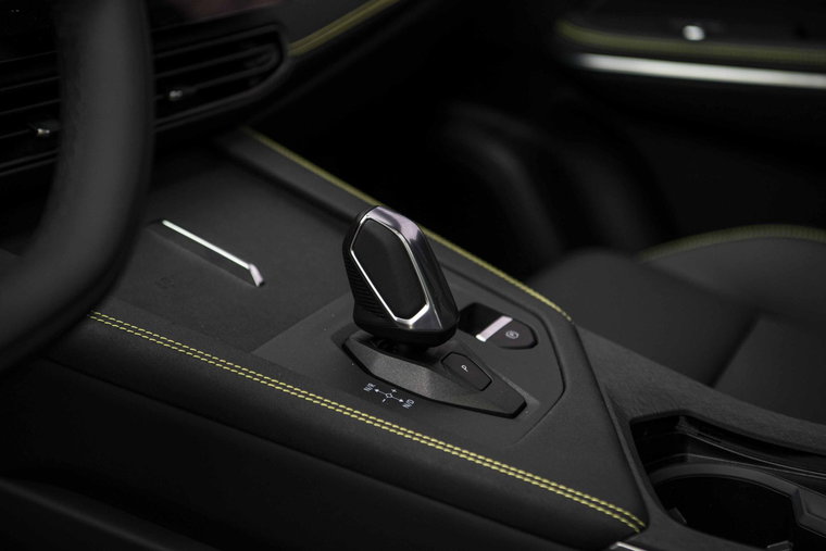 Vehicle Image 32