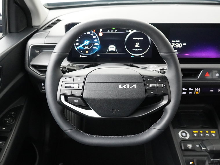 Vehicle Image 35