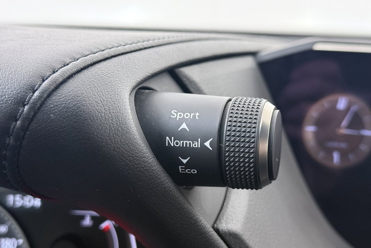 Vehicle Image 23