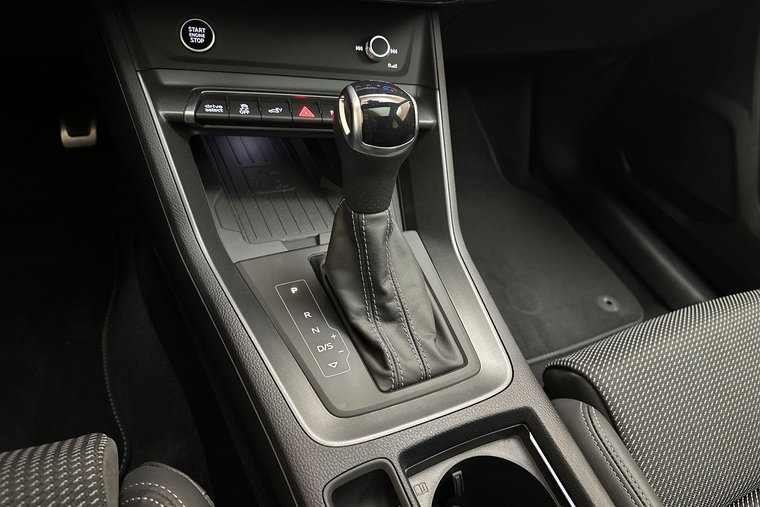 Vehicle Image 38