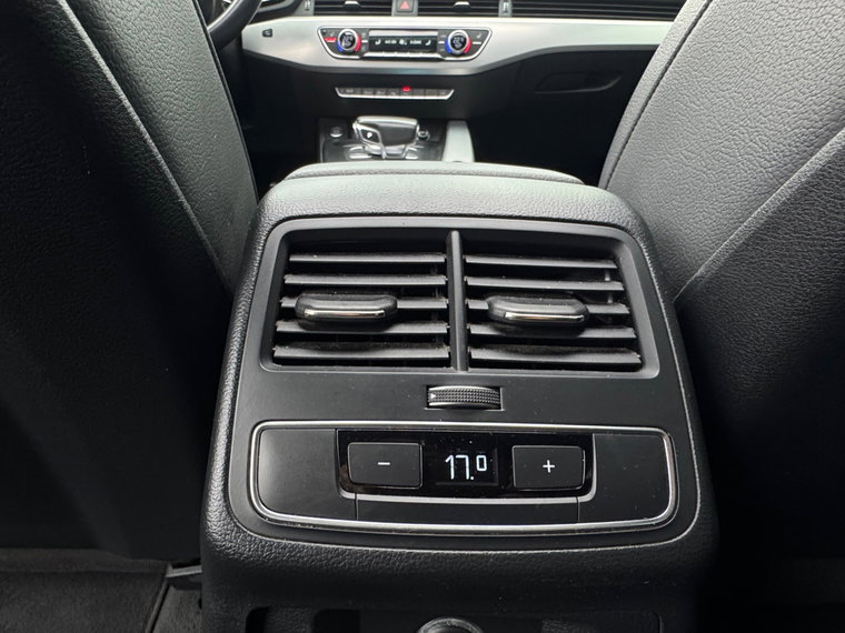 Vehicle Image 26