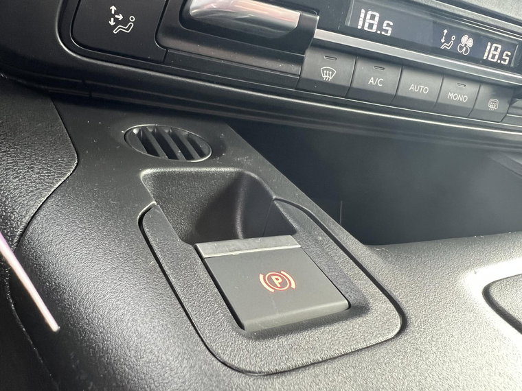 Vehicle Image 38