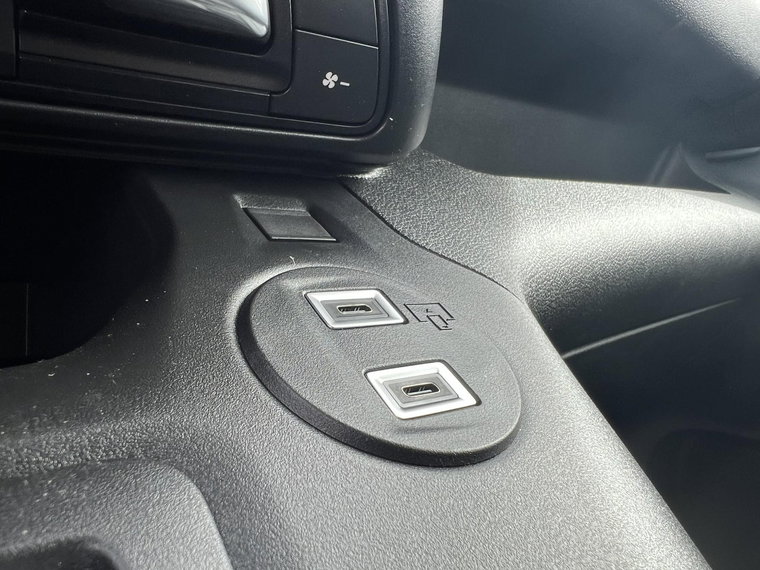 Vehicle Image 39
