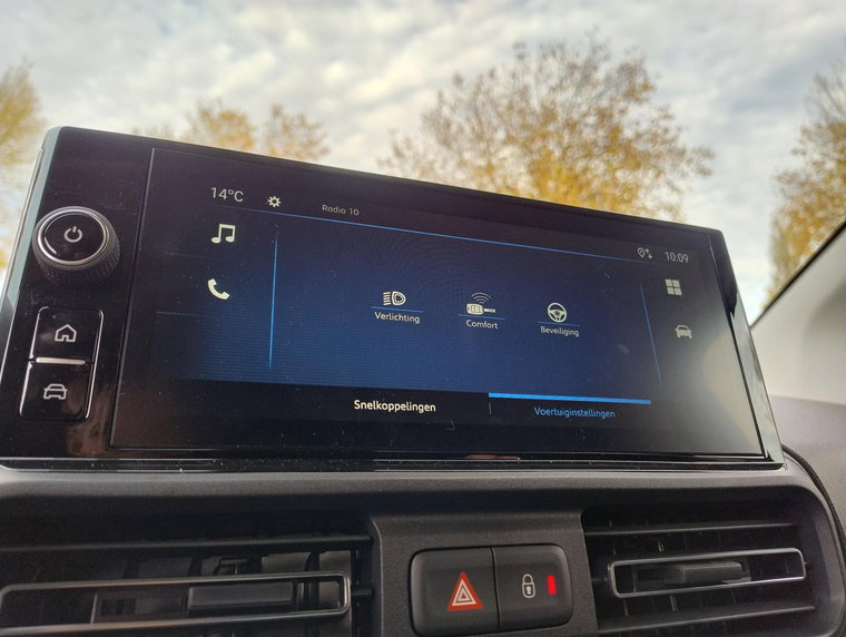 Vehicle Image 52