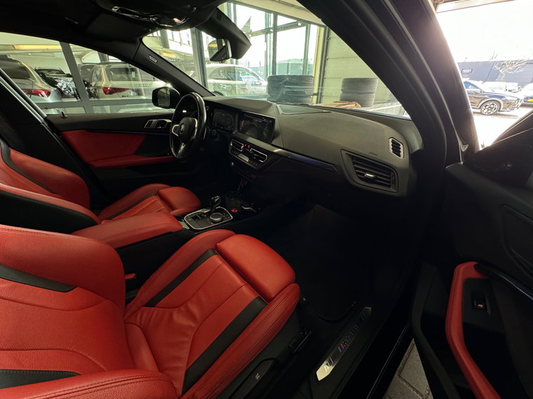 Vehicle Image 38