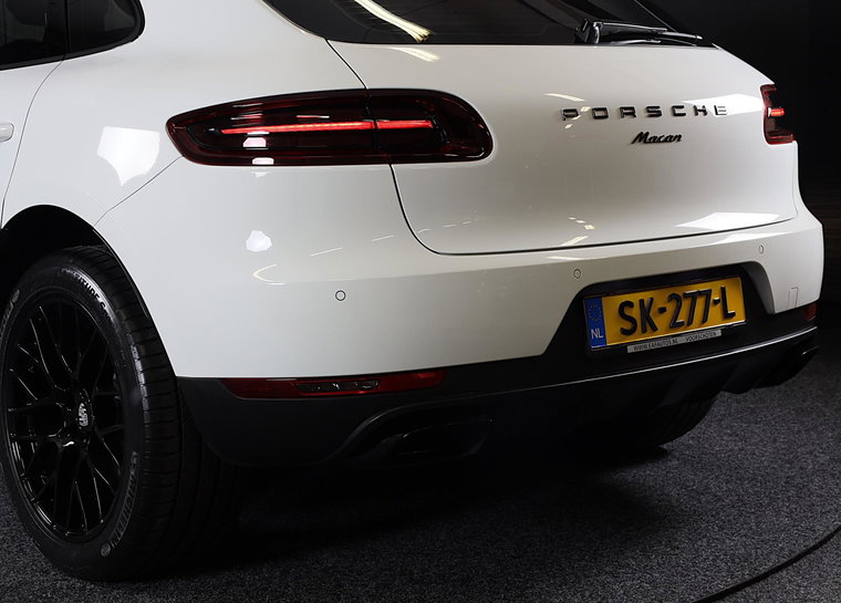Vehicle Image 43