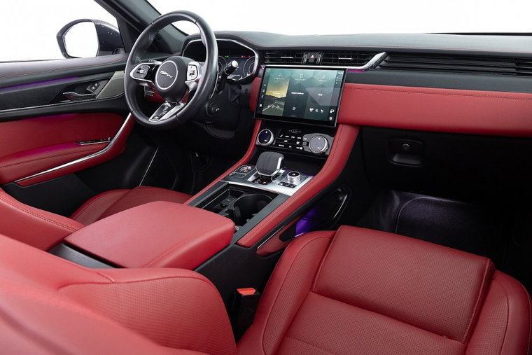 Vehicle Image 4